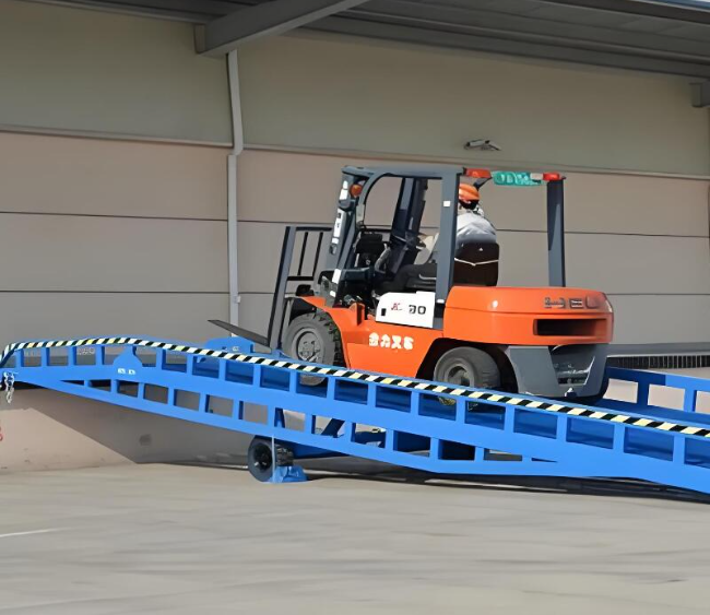 青神移动式卸货平台（叉车用）